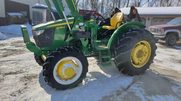 2022 John-Deere 5065E