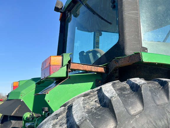 2000 John-Deere 6410