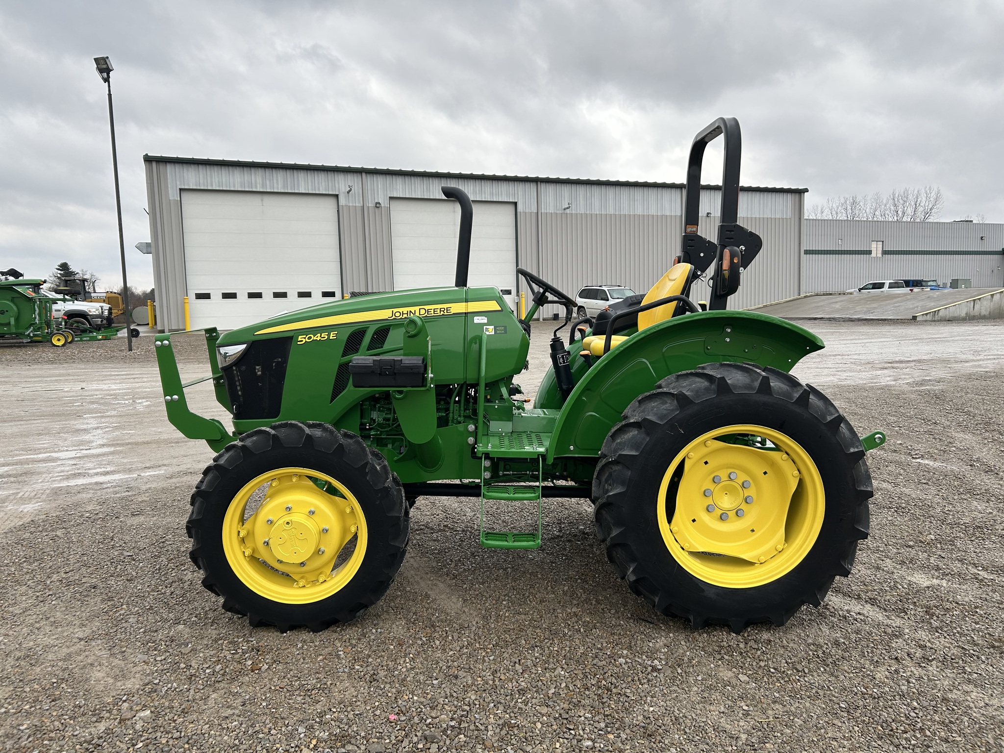 2021 John Deere 5045E Image 1