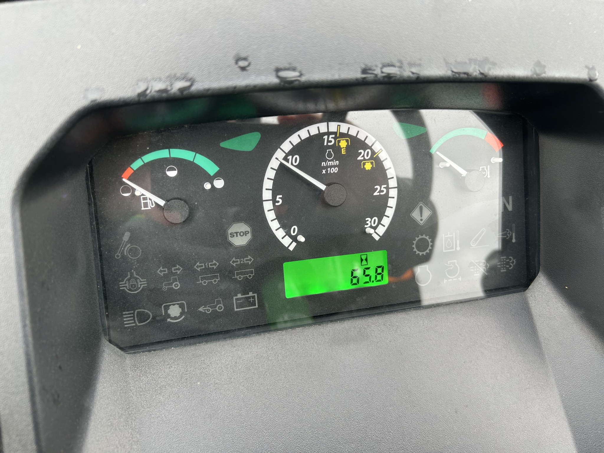 2021 John Deere 5045E Image 11