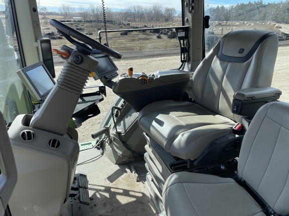 Photo of 2021 John Deere 8R 370