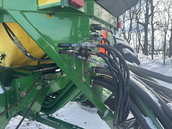 Used 2012 John Deere 1870 Air Drills and Seeders at Horizon Ag & Turf in Lloydminster, AB - Photo3