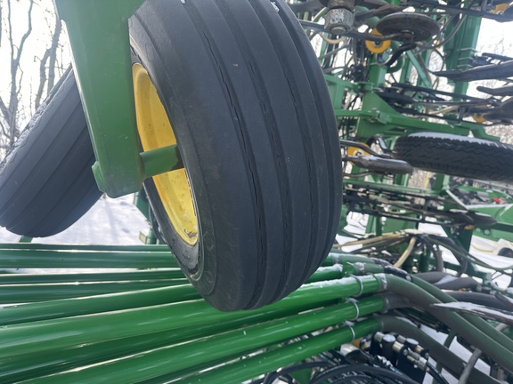 Used 2012 John Deere 1870 Air Drills and Seeders at Horizon Ag & Turf in Lloydminster, AB - Photo12