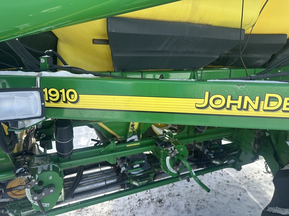 Used 2012 John Deere 1870 Air Drills and Seeders at Horizon Ag & Turf in Lloydminster, AB - Photo14