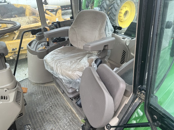 Photo of 2023 John Deere 6110M