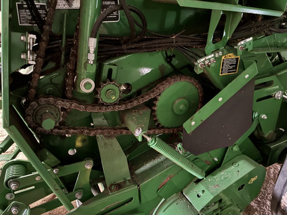 2024 John Deere 561M (6th thumbnail)