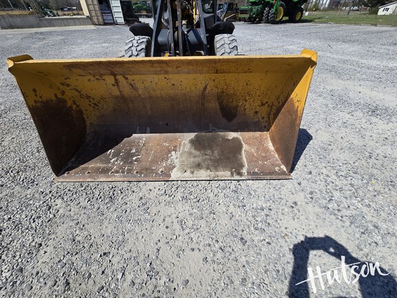 Photo of 2022 John Deere 204L