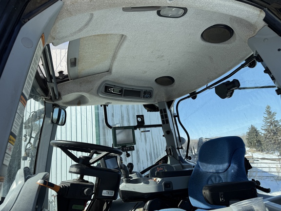Used 2011 New Holland T7.235 Row Crop Tractors at Horizon Ag & Turf in Vermilion, AB - Photo4