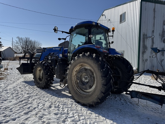 Used 2011 New Holland T7.235 Row Crop Tractors at Horizon Ag & Turf in Vermilion, AB - Photo2