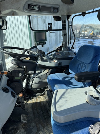 Used 2011 New Holland T7.235 Row Crop Tractors at Horizon Ag & Turf in Vermilion, AB - Photo9