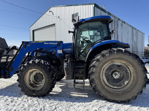 Used 2011 New Holland T7.235 Row Crop Tractors at Horizon Ag & Turf in Vermilion, AB - Photo10