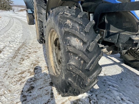 Used 2011 New Holland T7.235 Row Crop Tractors at Horizon Ag & Turf in Vermilion, AB - Photo12