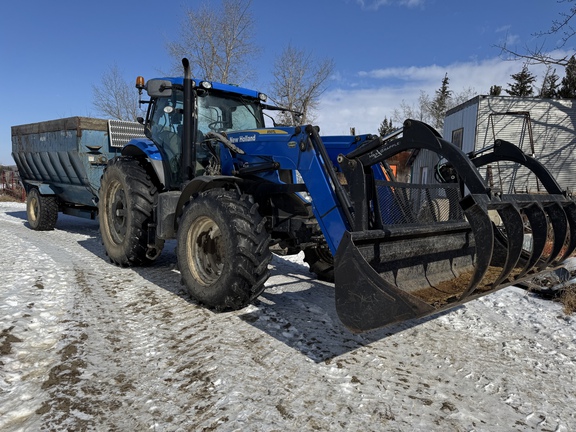 Used 2011 New Holland T7.235 Row Crop Tractors at Horizon Ag & Turf in Vermilion, AB - Photo19
