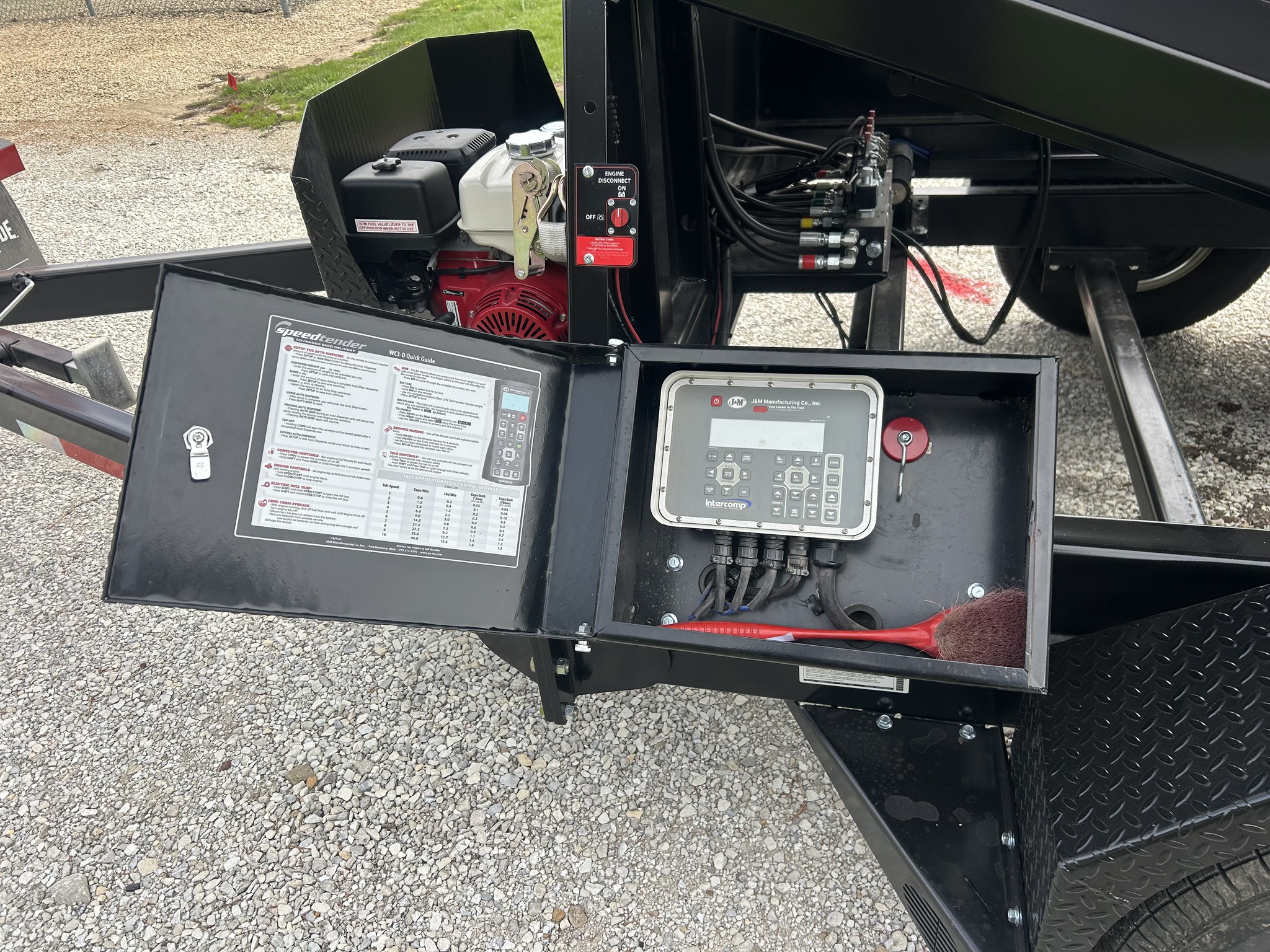 2022 J&M LC390 at Heritage Tractor in Lexington, IL