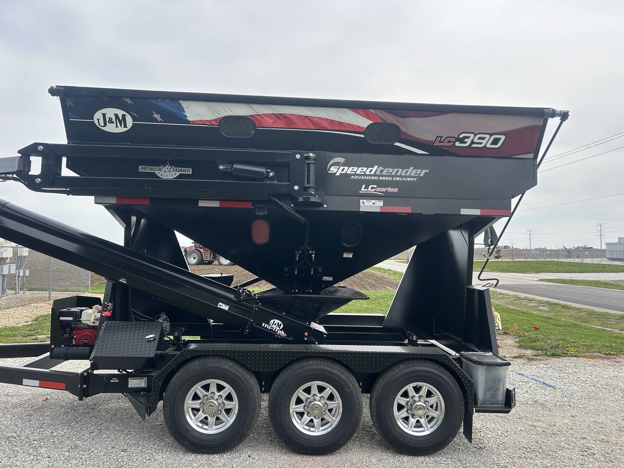  2022 J&M LC390 at Heritage Tractor in Lexington, IL
