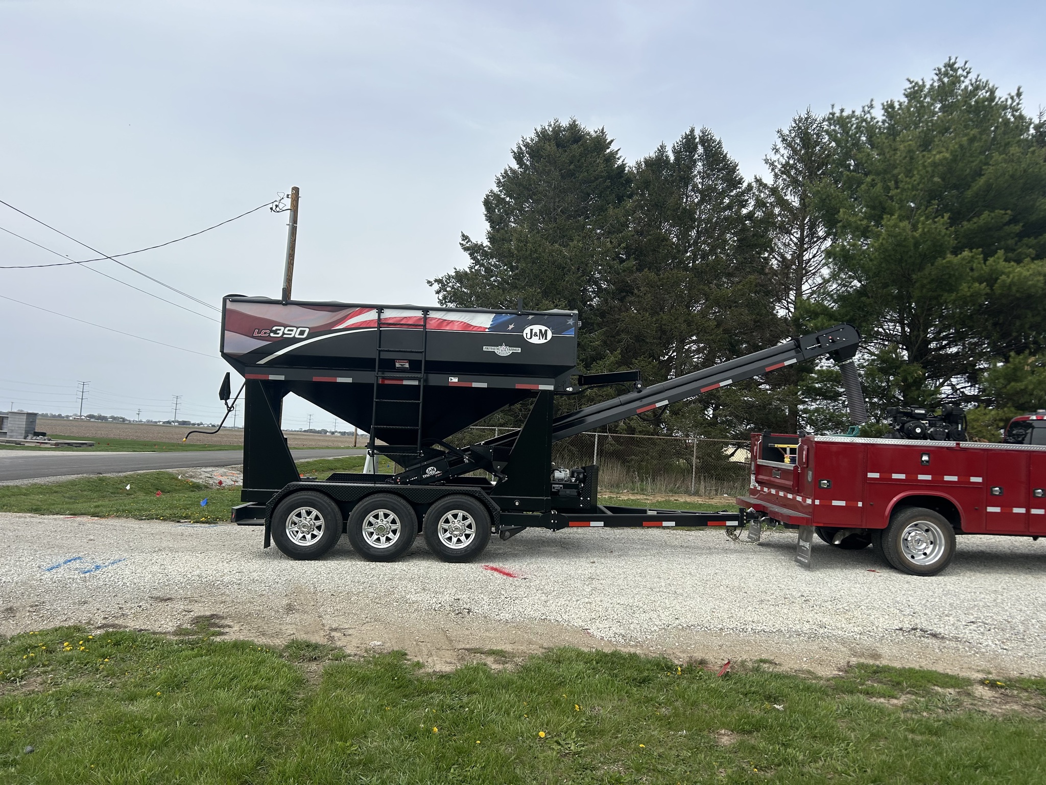  2022 J&M LC390 at Heritage Tractor in Lexington, IL