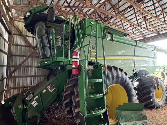 Photo of 2022 John Deere S780