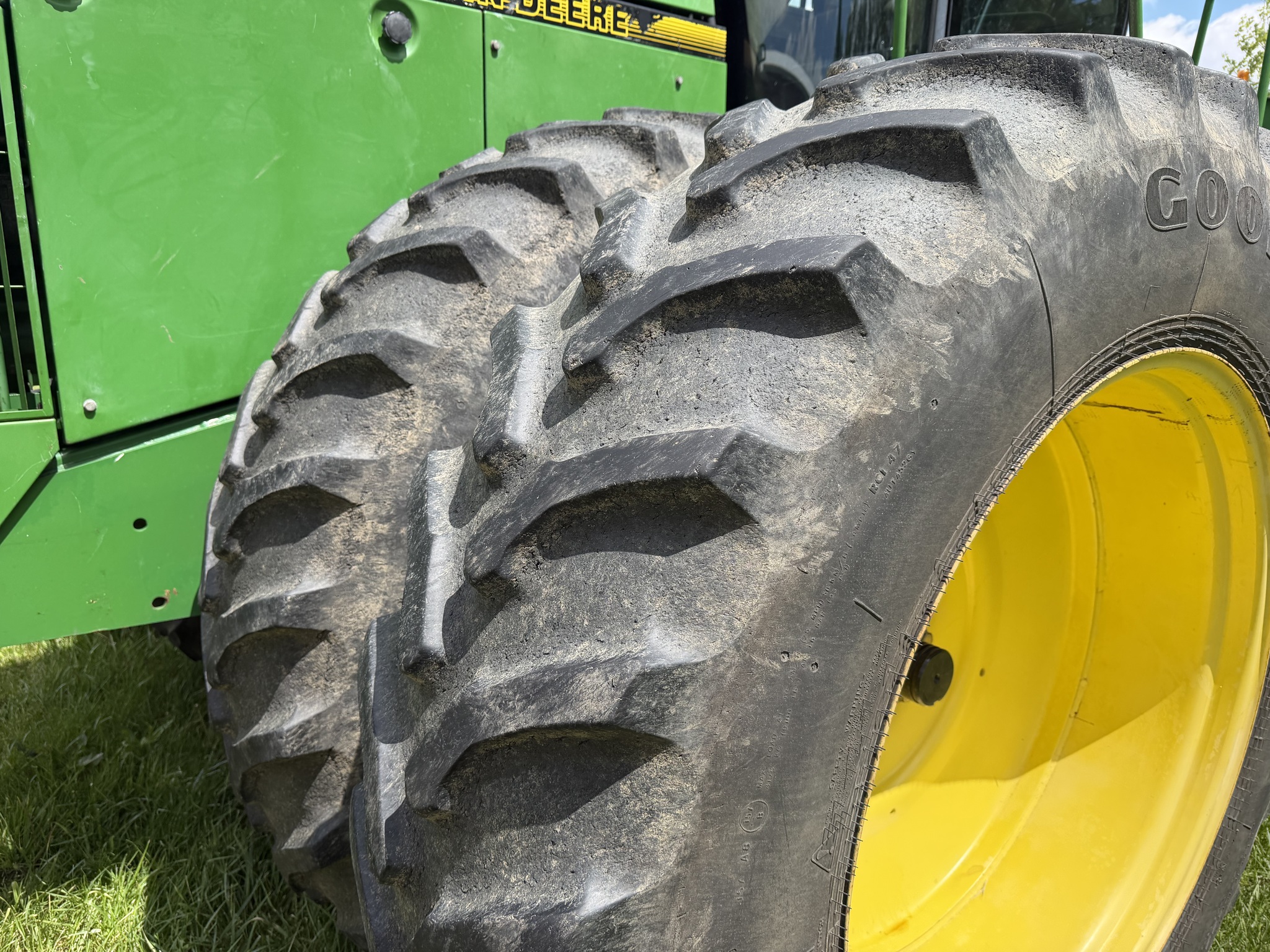 1996 John Deere 8770 Image 7