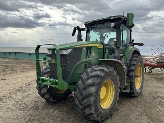 Used 2024 John Deere 7R 230 Row Crop Tractors at Horizon Ag & Turf in Lloydminster, AB - Photo2