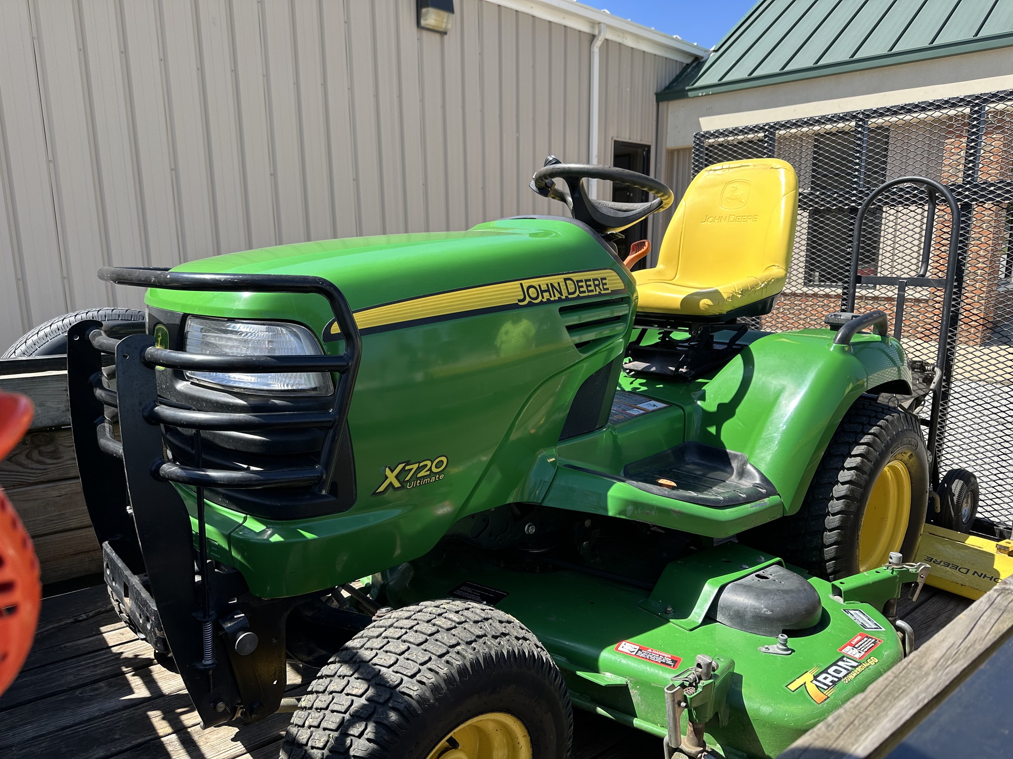 2012 John Deere X720 Image 2