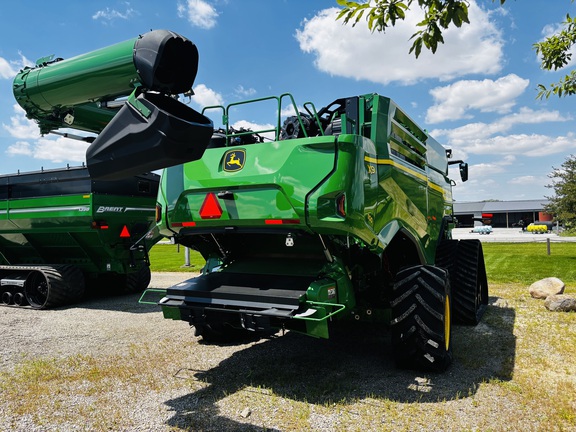 New In-Stock 2025 John Deere X9 1100 Combines at Koenig Equipment in Anna, OH - Photo2