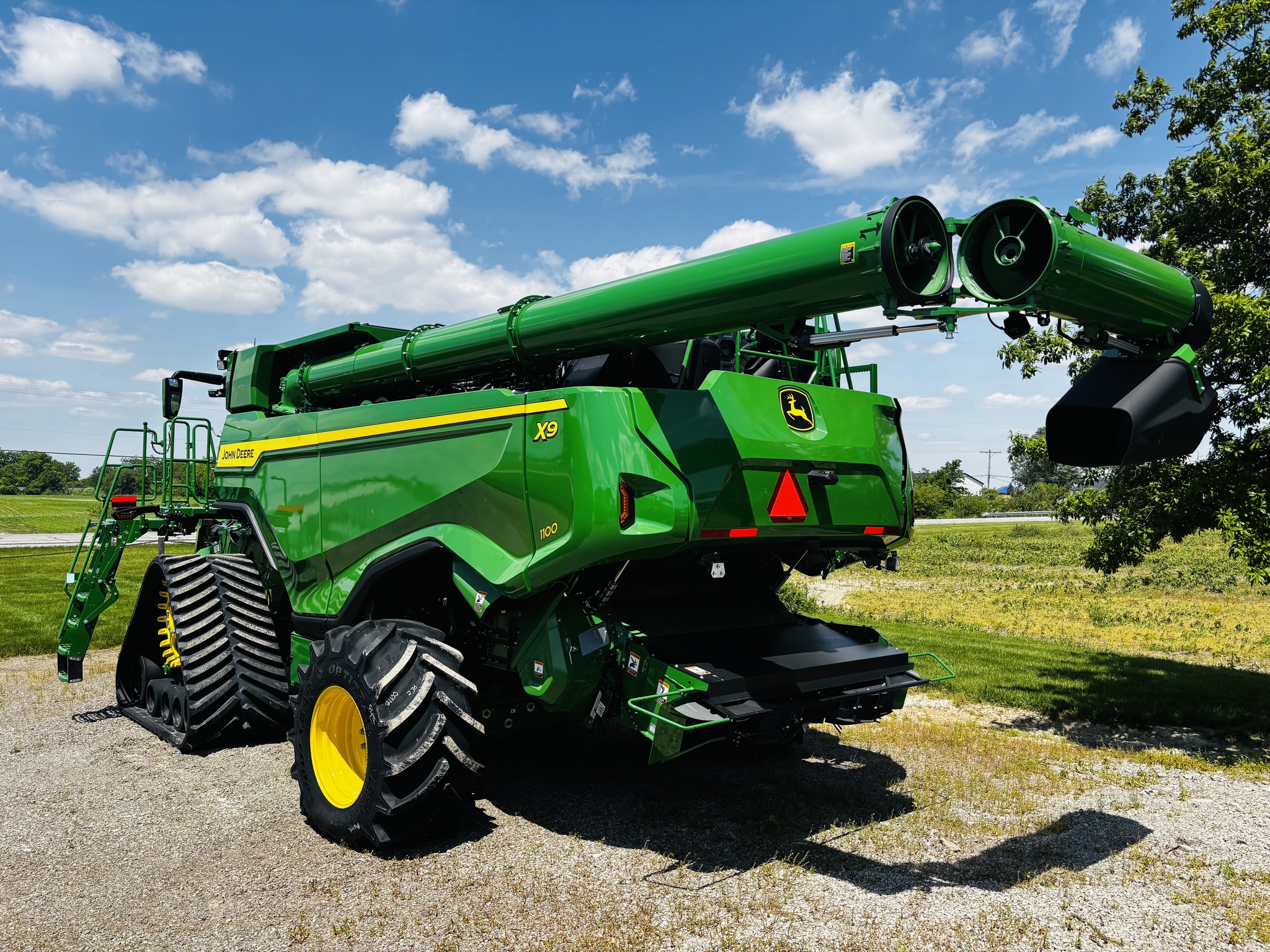 New In-Stock 2025 John Deere X9 1100 Combines at Koenig Equipment in Anna, OH - PhotoXL3
