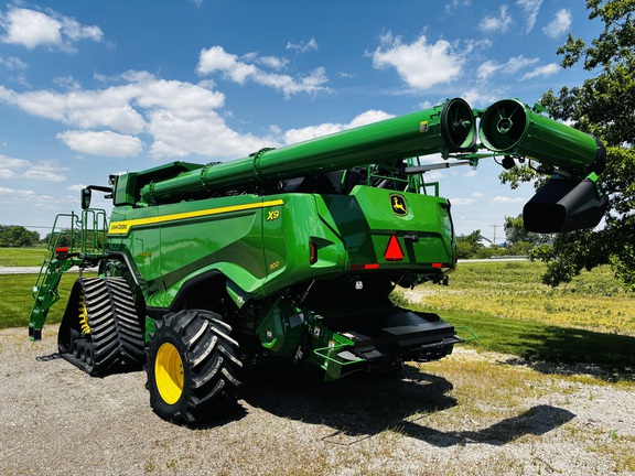 New In-Stock 2025 John Deere X9 1100 Combines at Koenig Equipment in Anna, OH - Photo3