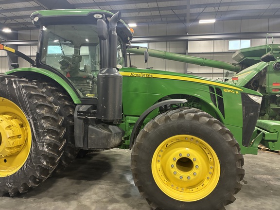 2011 John Deere 8360R (4th thumbnail)