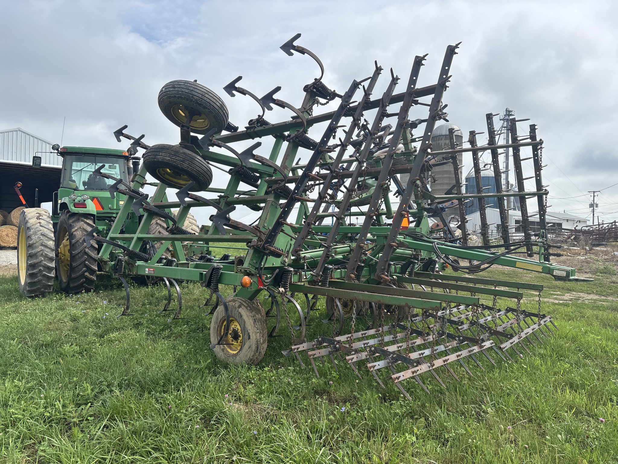 Used 1997 John Deere 980 Field Cultivators at Koenig Equipment in Anna, OH - PhotoXL2