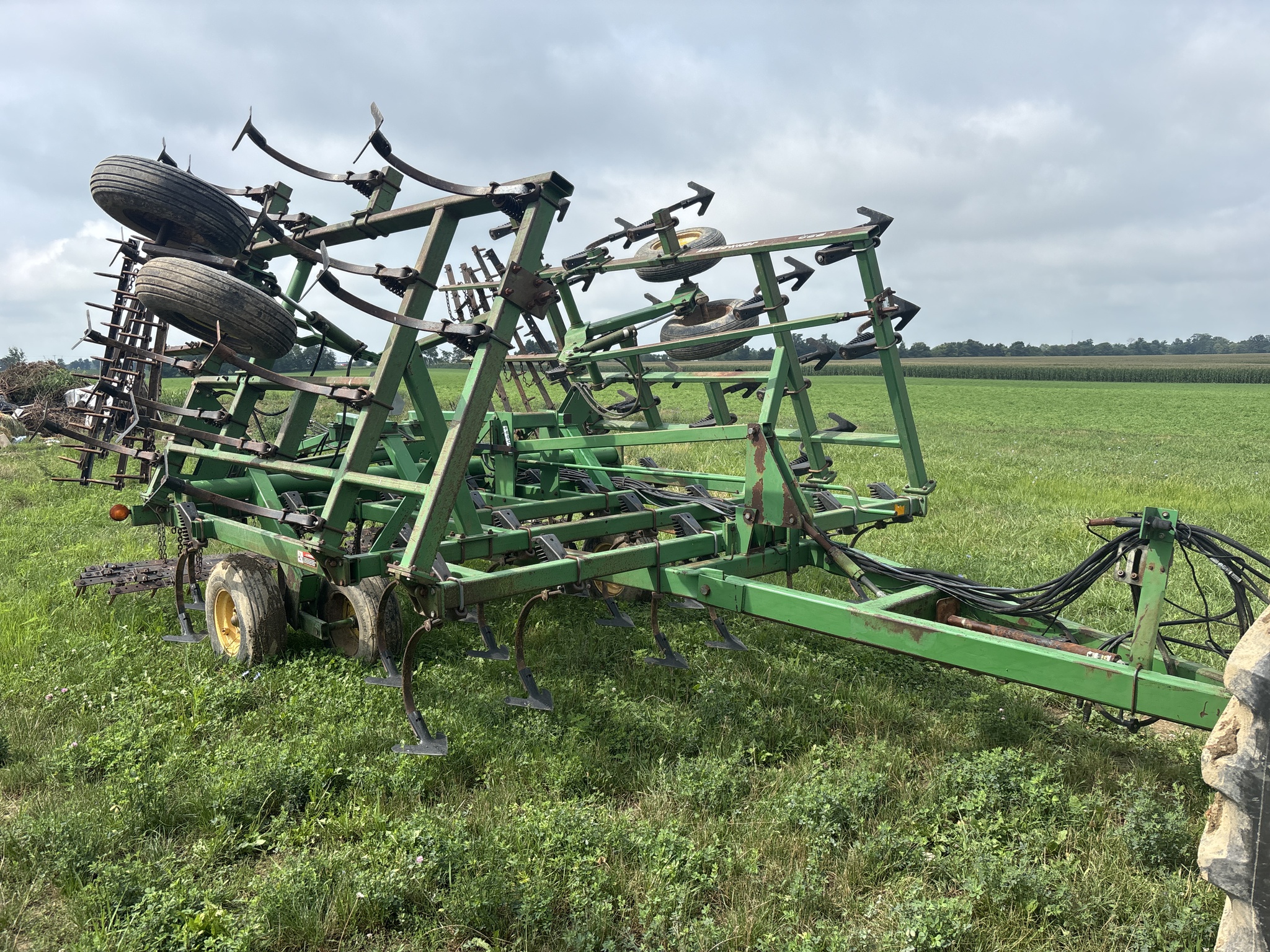 Used 1997 John Deere 980 Field Cultivators at Koenig Equipment in Anna, OH - PhotoXL6