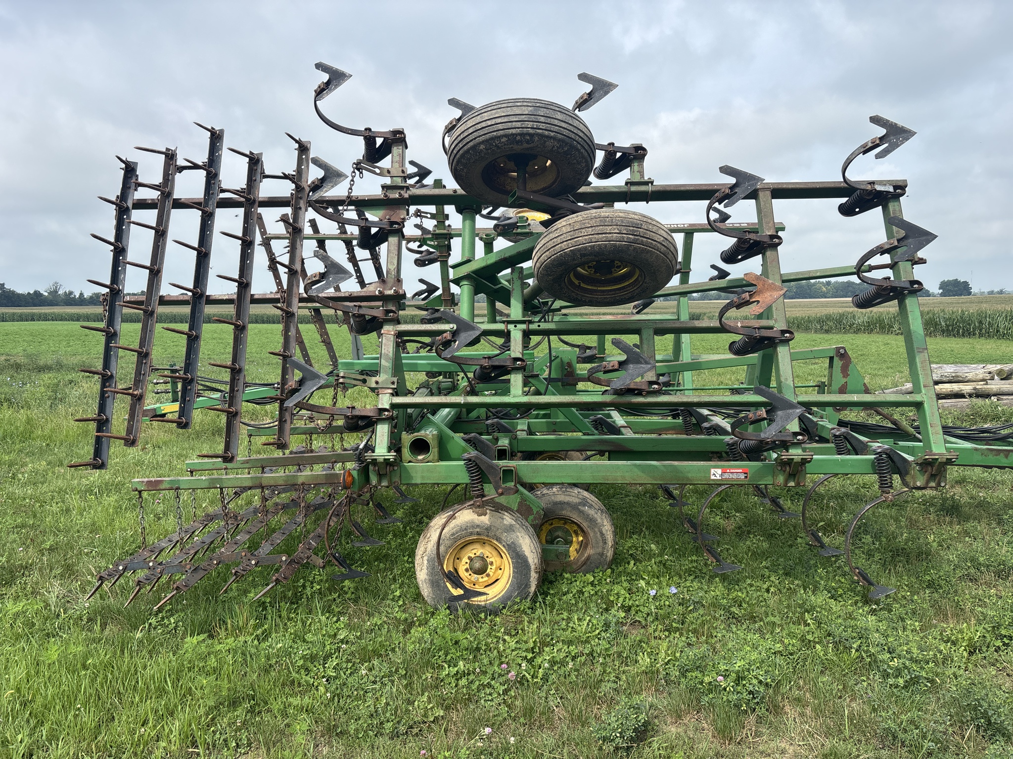 Used 1997 John Deere 980 Field Cultivators at Koenig Equipment in Anna, OH - PhotoXL5
