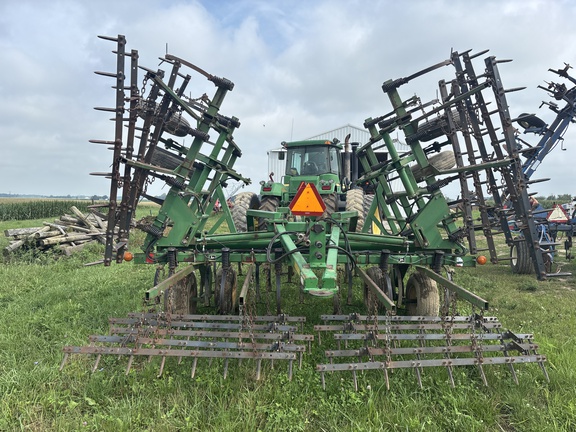 Used 1997 John Deere 980 Field Cultivators at Koenig Equipment in Anna, OH - Photo3