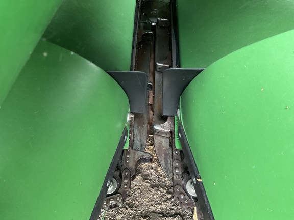 2025 John Deere CF 16 - Photo10