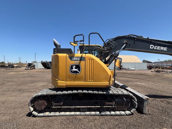 Photo of 2021 John Deere 135G