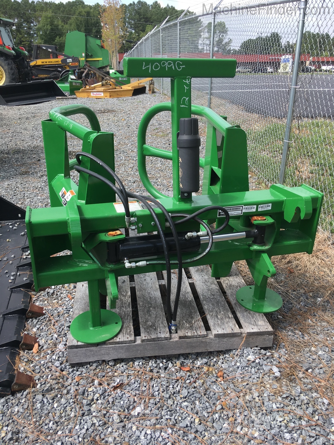 2017 Frontier AH11G Image 2