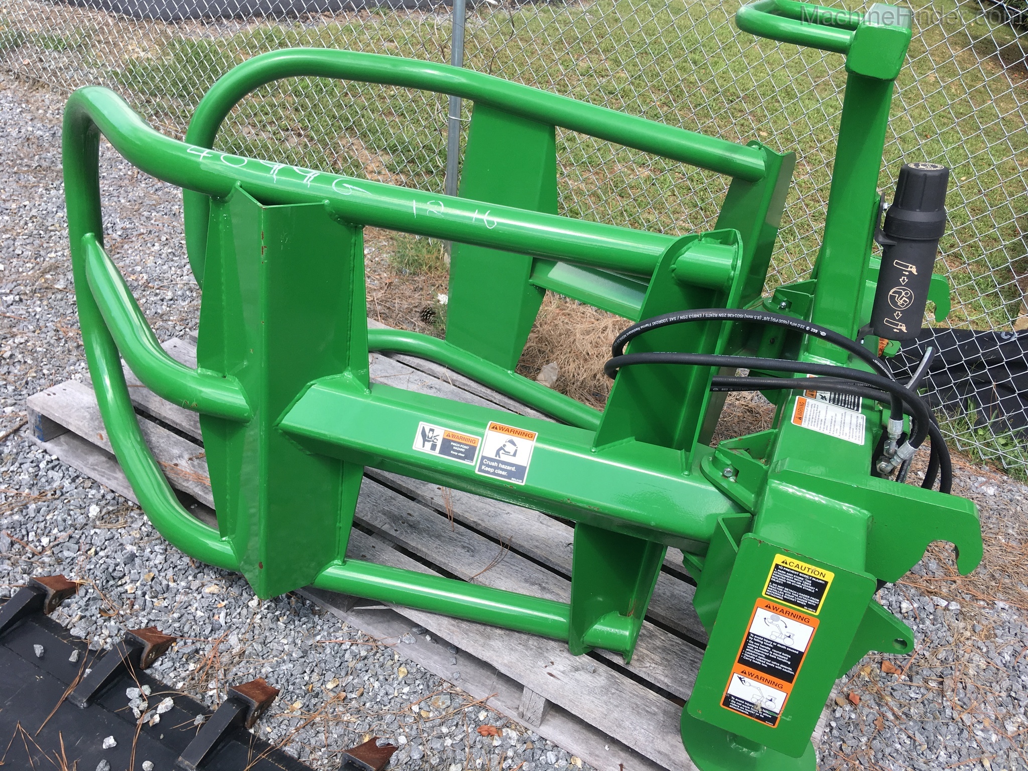 2017 Frontier AH11G Image 1