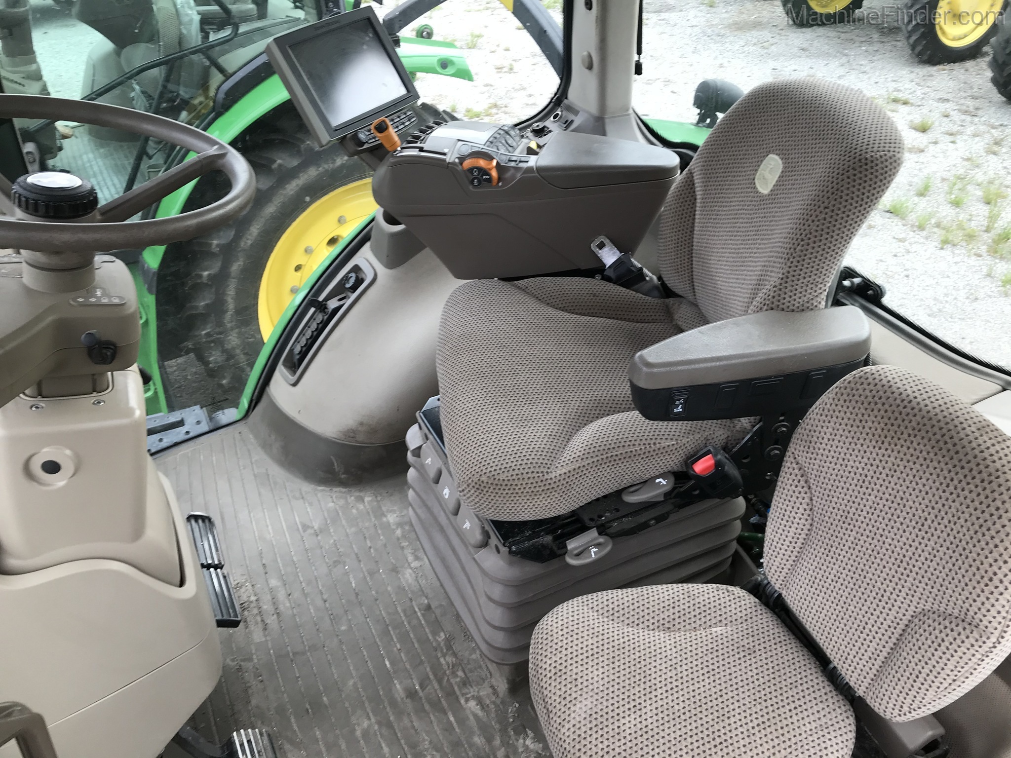 2017 John Deere 7230R Image 4