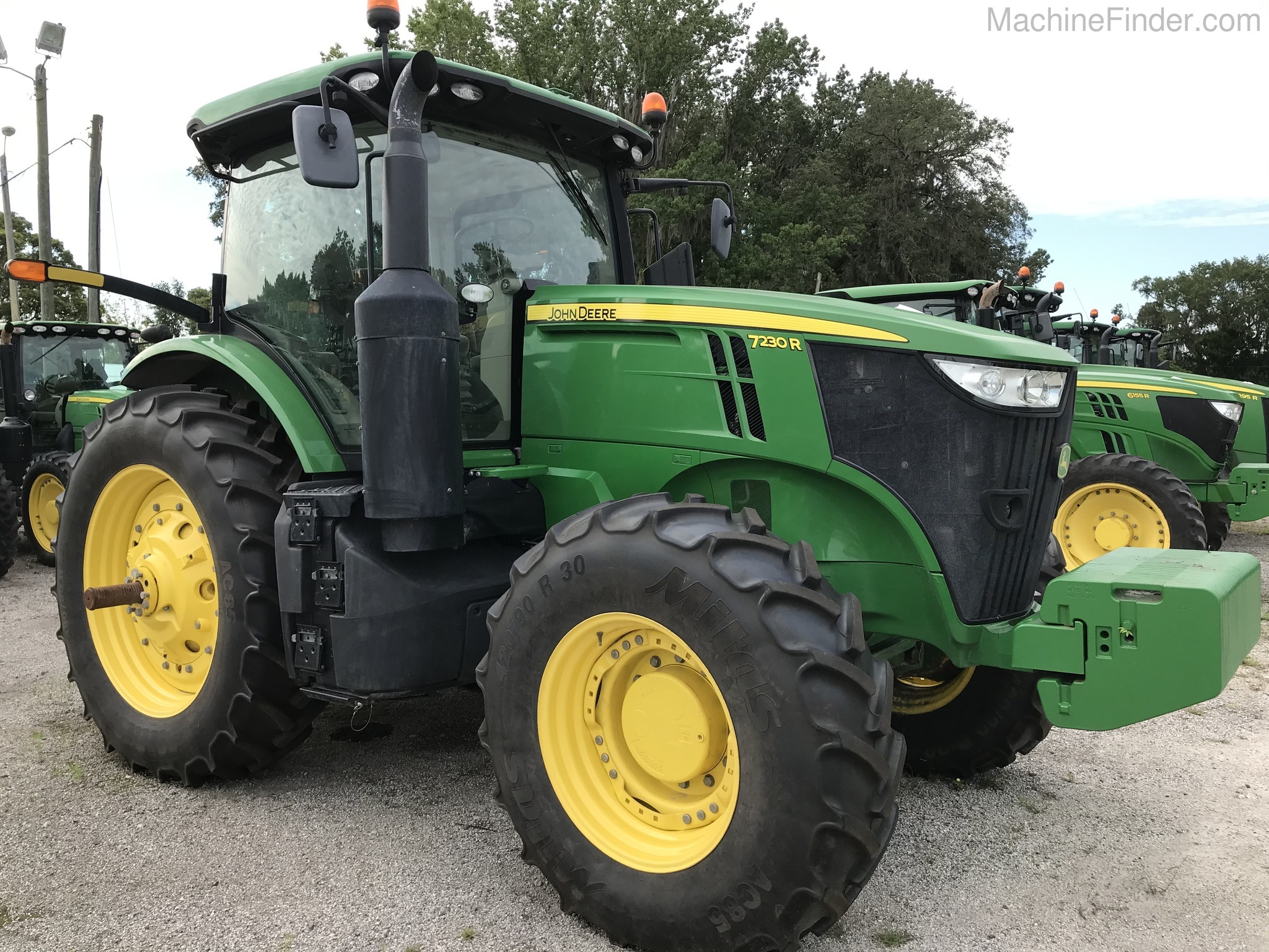 2017 John Deere 7230R Image 6