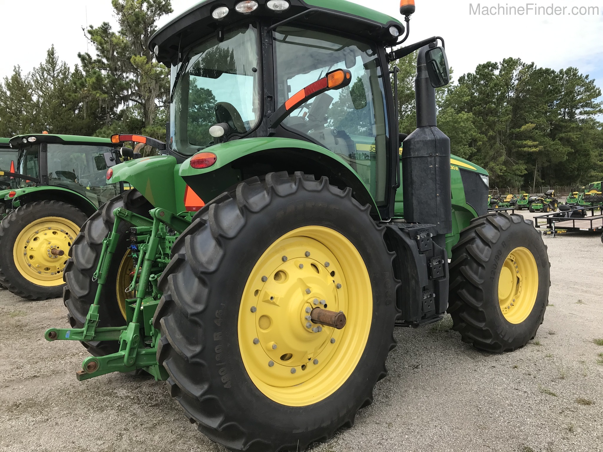 2017 John Deere 7230R Image 8