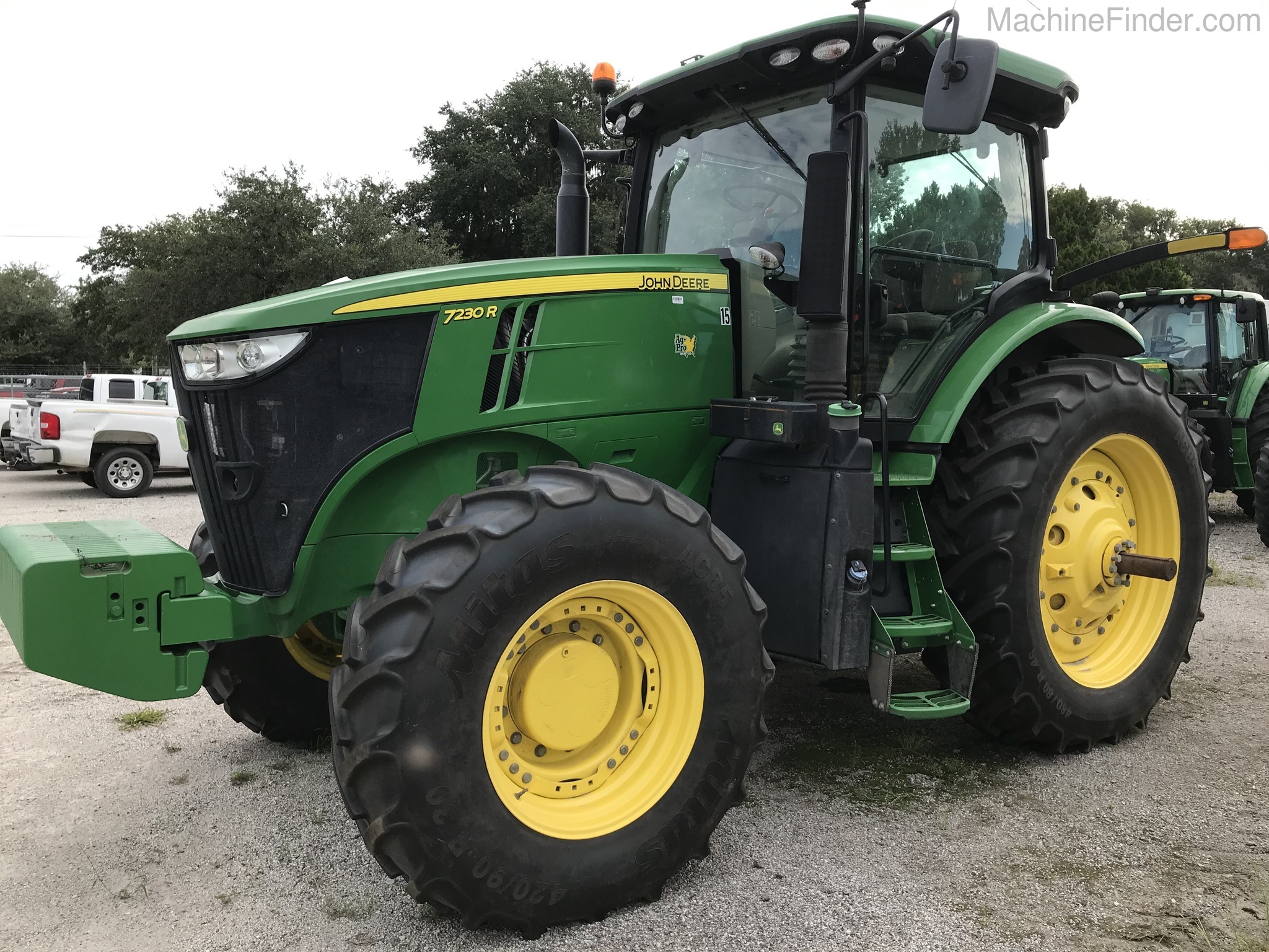 2017 John Deere 7230R Image 9