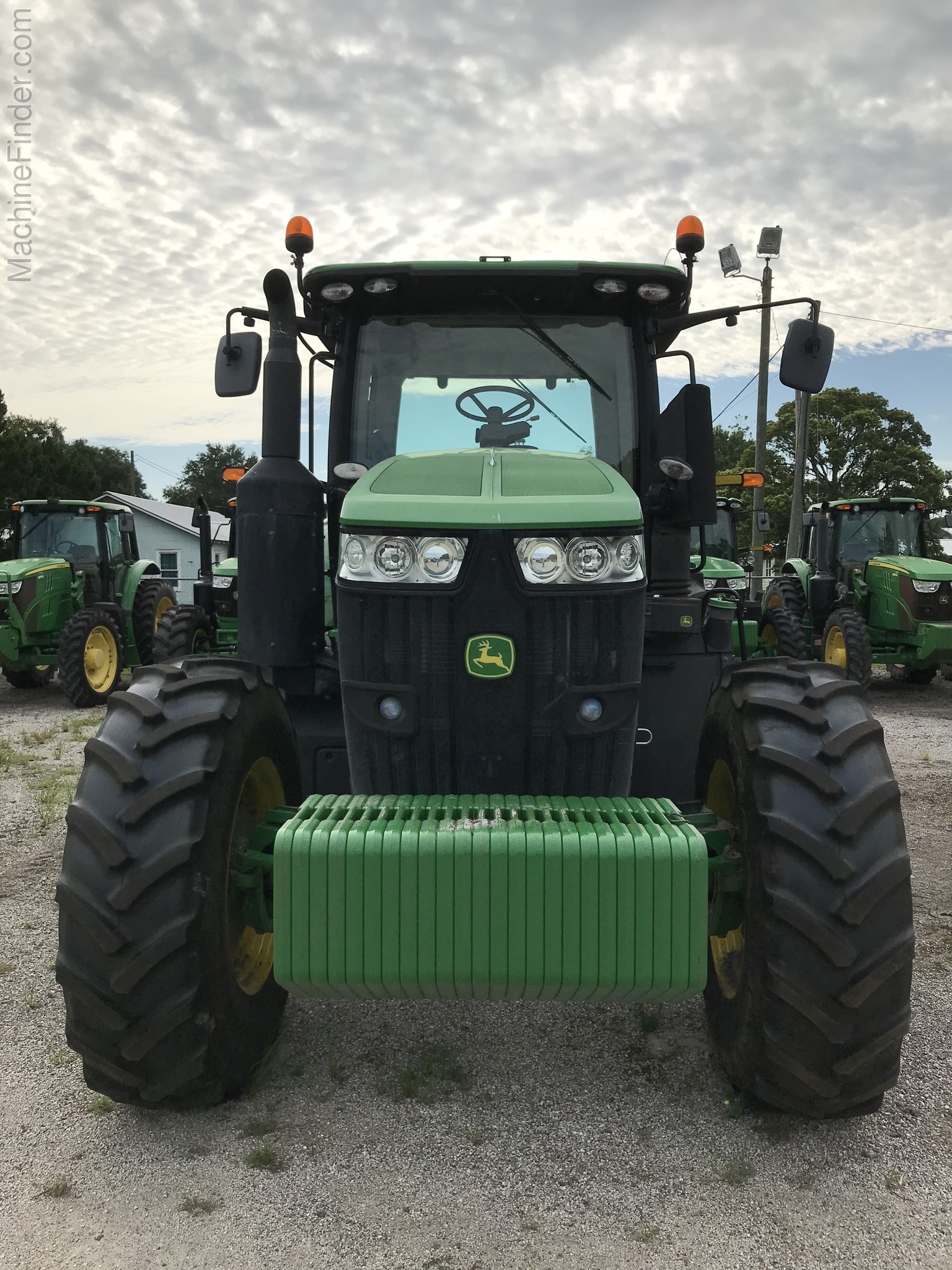 2017 John Deere 7230R Image 5