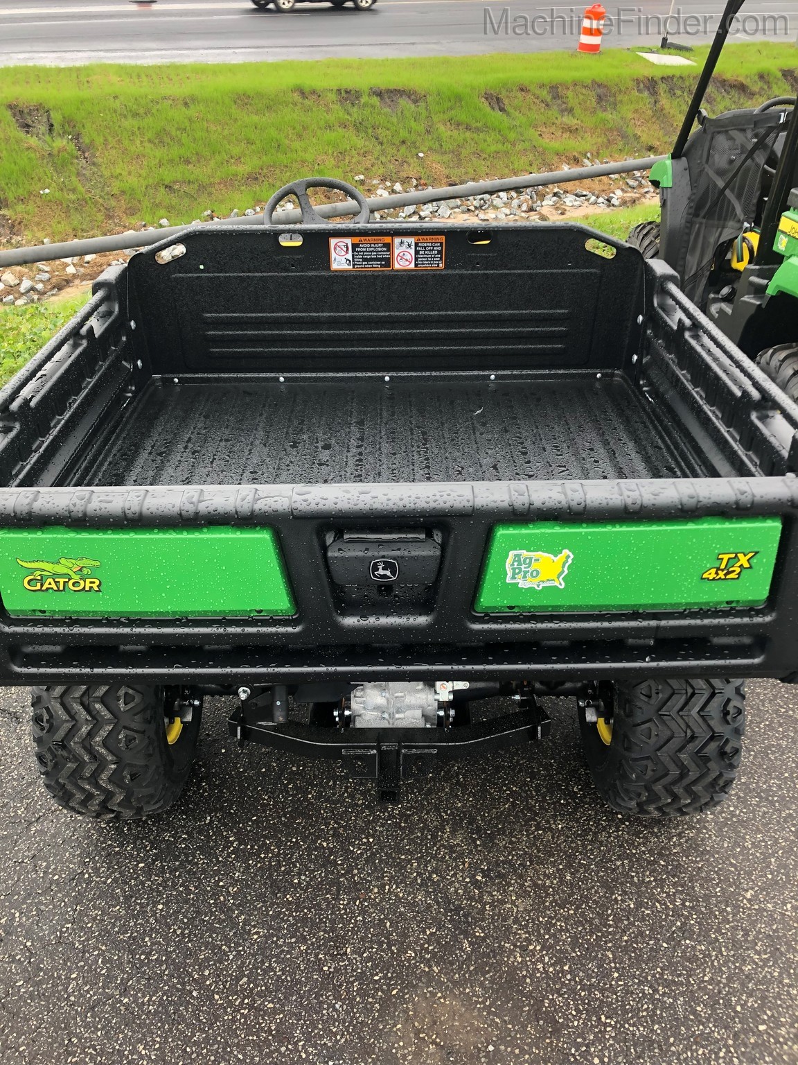 2020 John Deere TX 4X2 Image 3