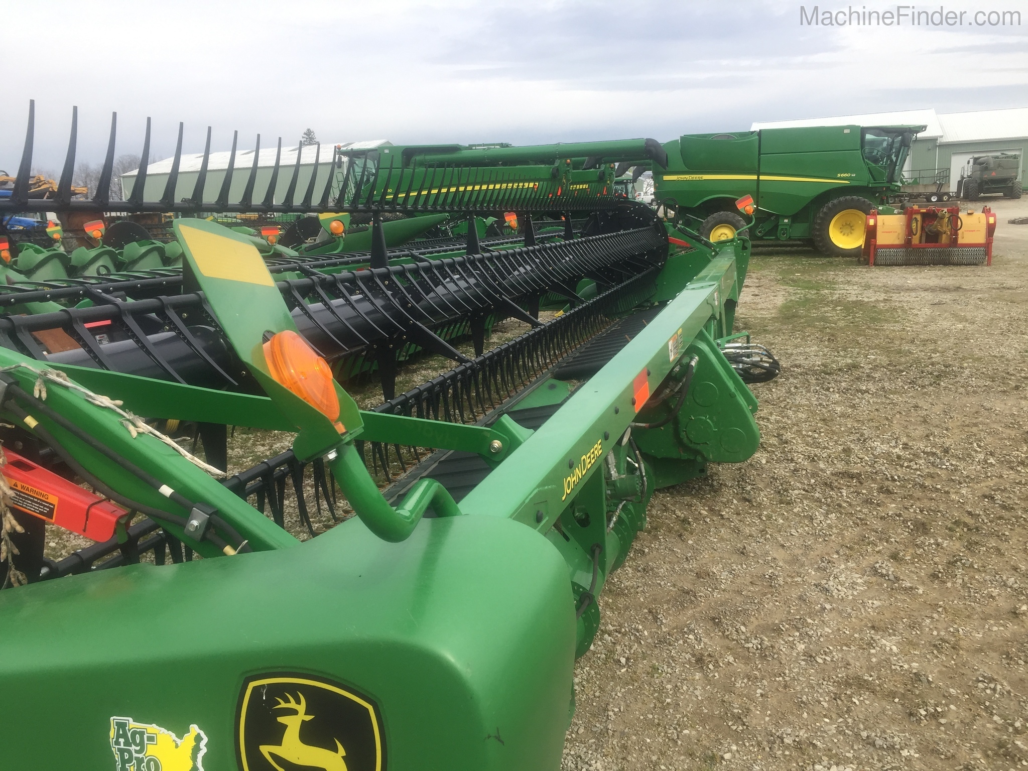 2018 John Deere 640FD Image 1