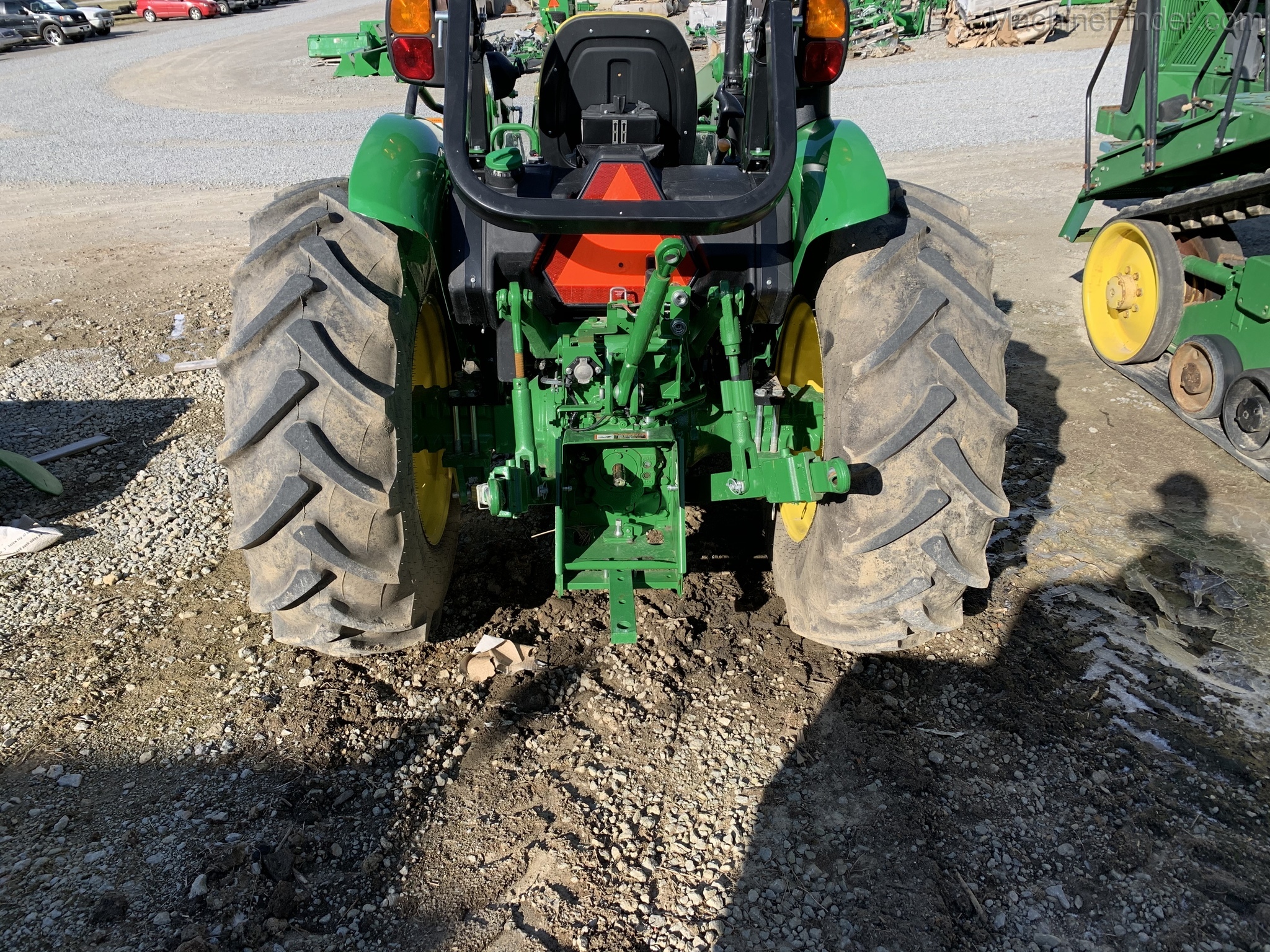 2017 John Deere 5065E Image 12