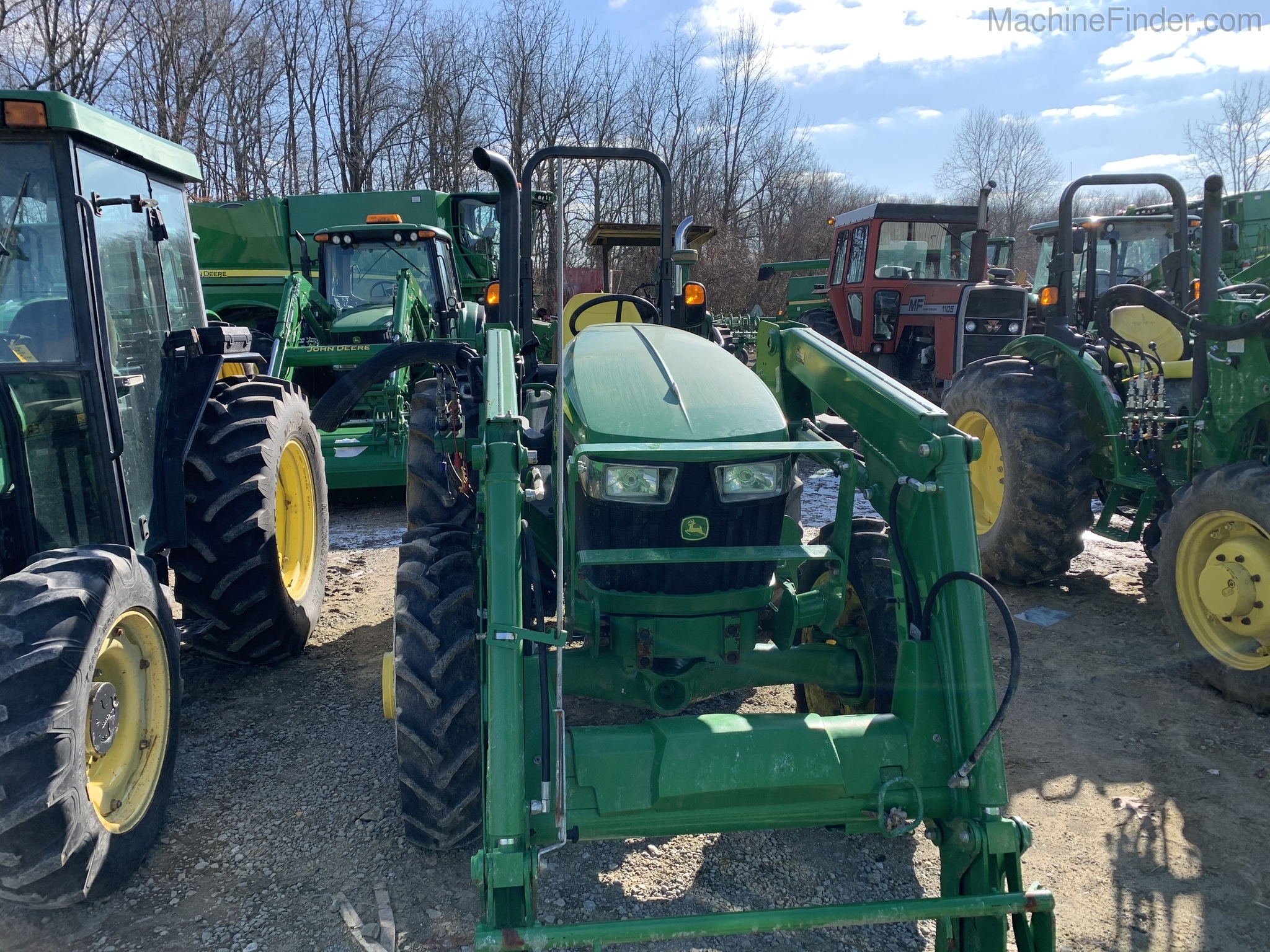 2017 John Deere 5065E Image 10