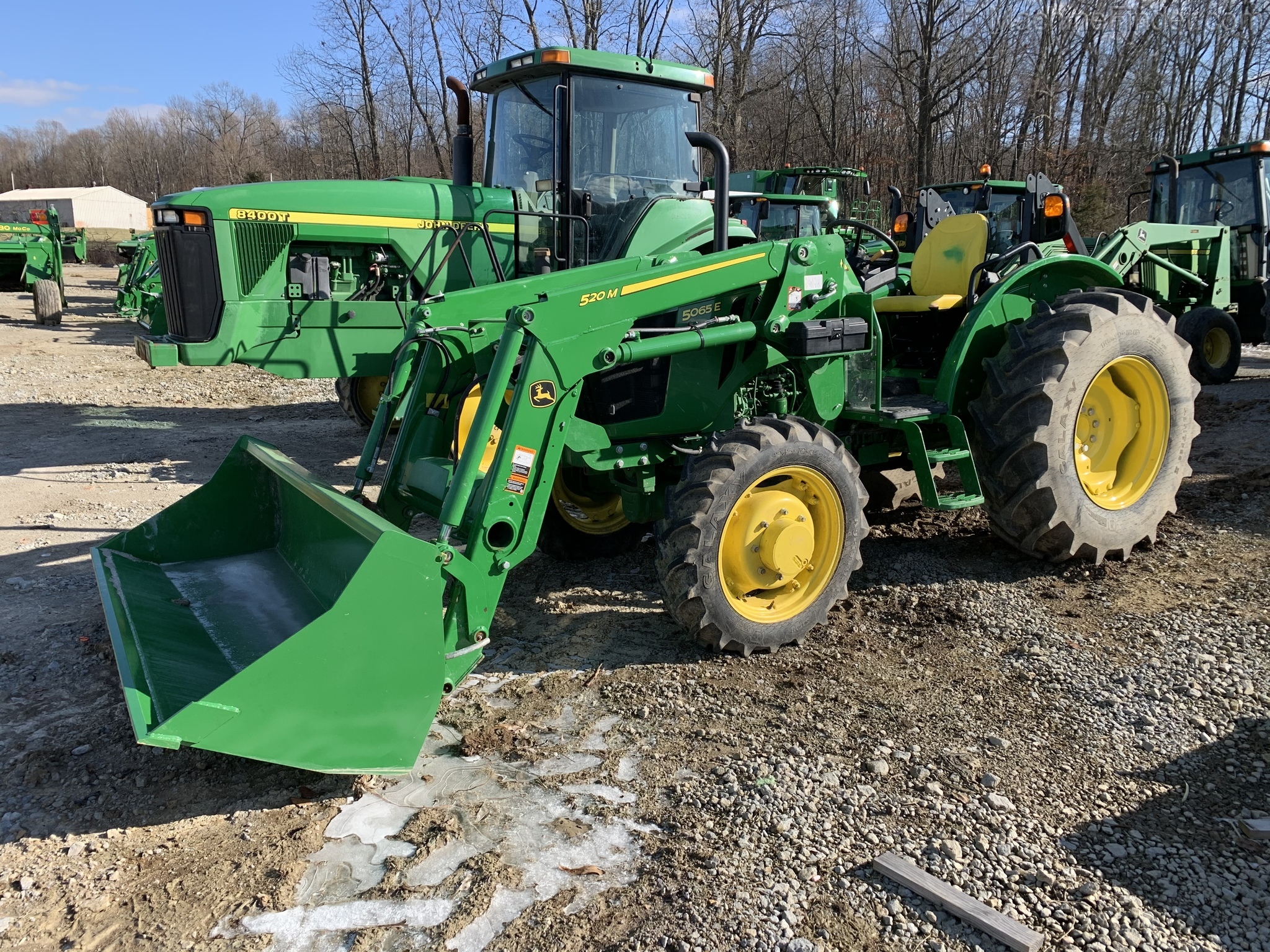 2017 John Deere 5065E Image 7