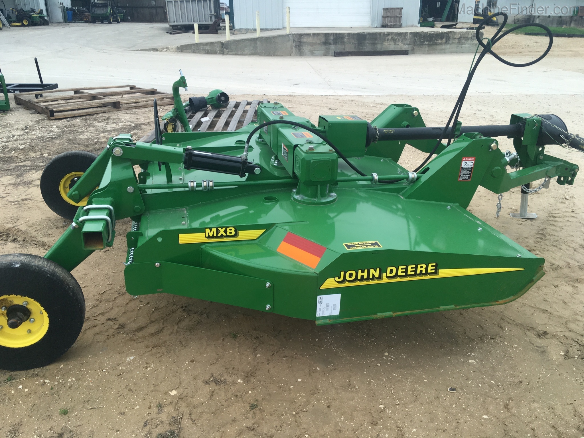 2020 John Deere MX8 Image 2