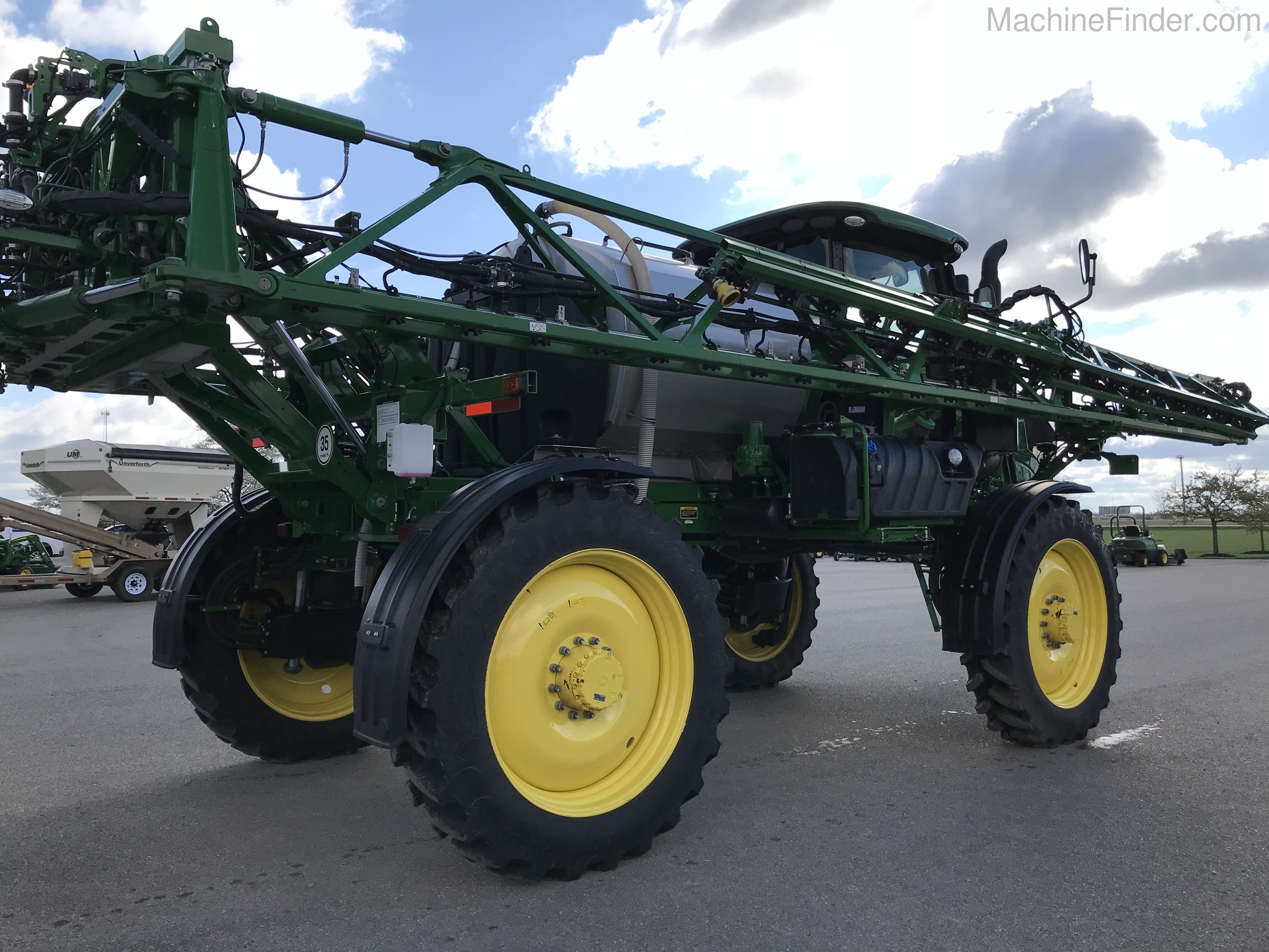 2018 John Deere R4038 Image 15