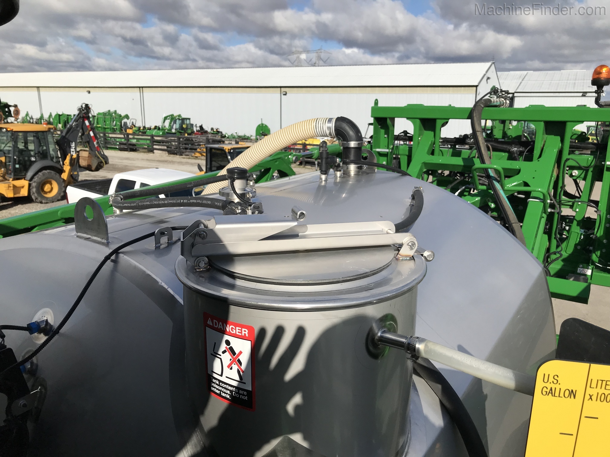 2018 John Deere R4038 Image 22