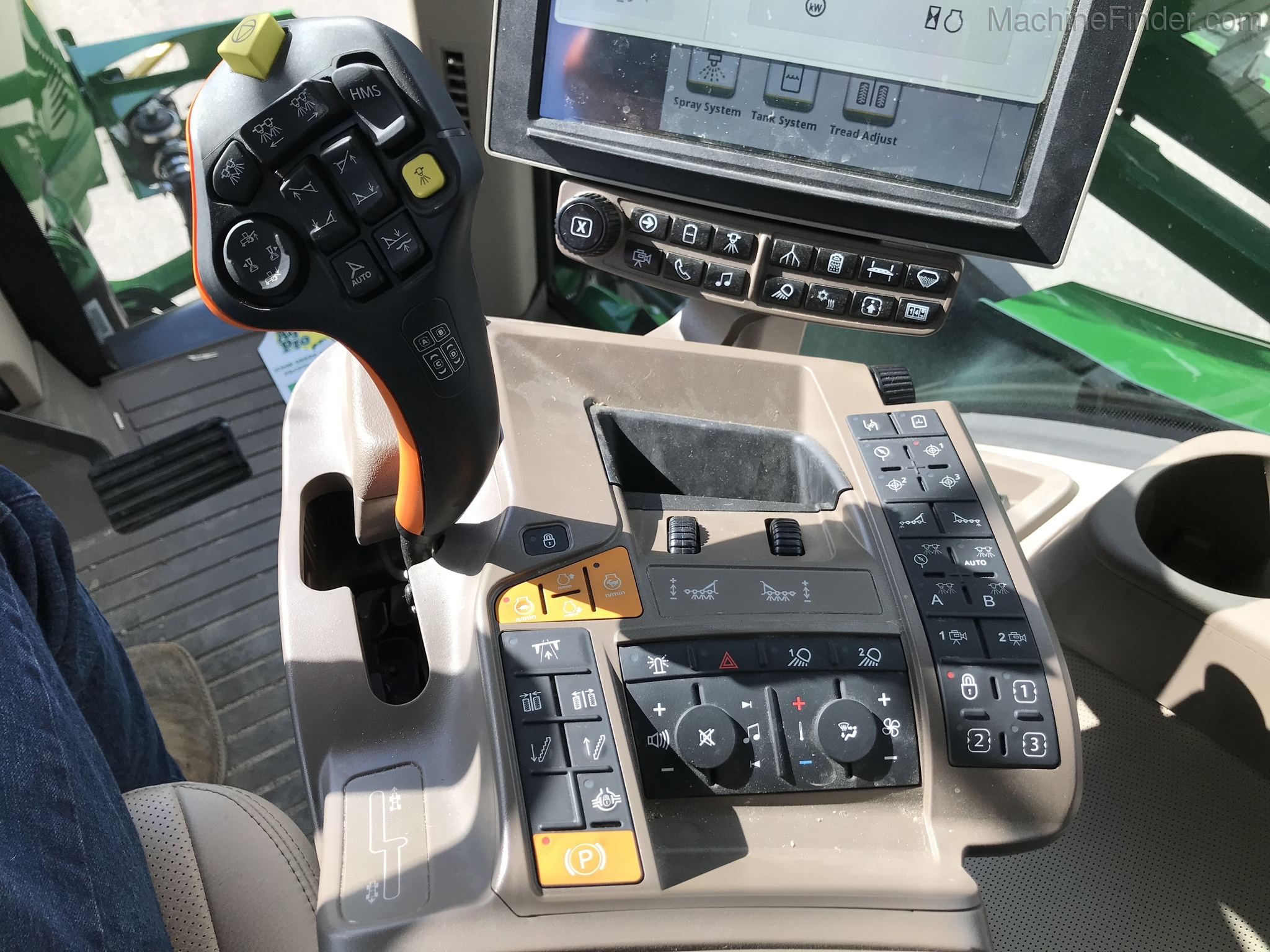 2018 John Deere R4038 Image 25